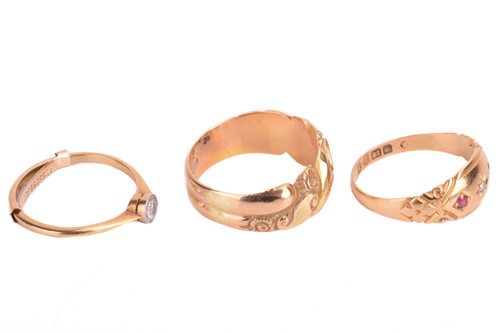 Lot 116 - A collection of three rings including an 18ct...