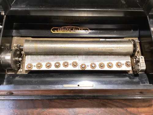 Lot 247 - A late 19th-century Swiss cylinder music box...