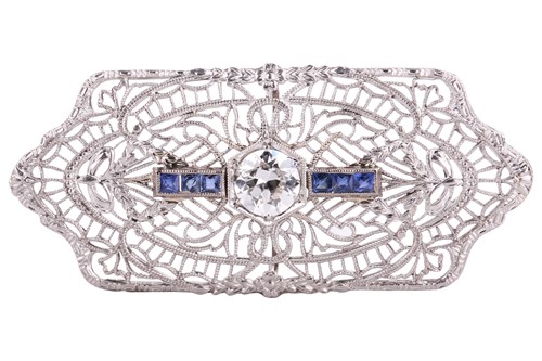 Lot 123 - An Art Deco style diamond and sapphire...