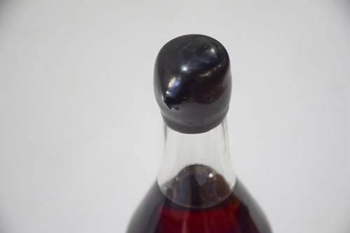 Lot 147 - A bottle of Hirsch Selection Kentucky Straight...