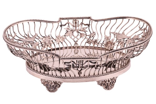 Lot 207 - An Edward VII large silver basket, London 1907...