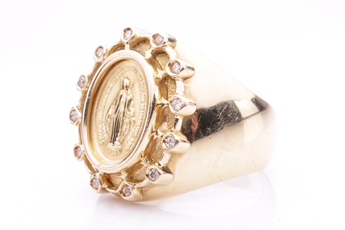 Lot 67 - A Catholic signet ring set with the Miraculous...