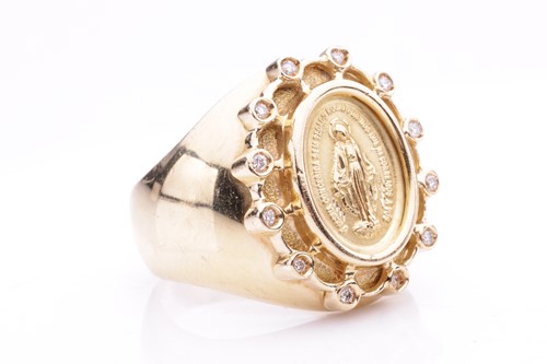 Lot 67 - A Catholic signet ring set with the Miraculous...