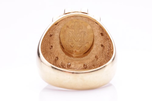 Lot 67 - A Catholic signet ring set with the Miraculous...