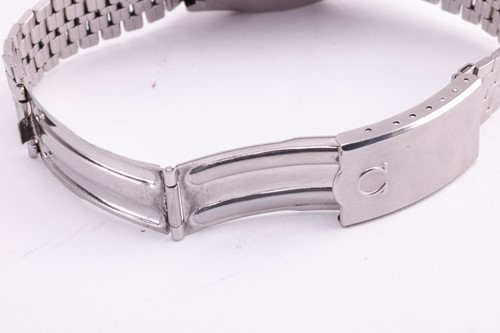 Lot 168 - An Omega Speedmaster Quartz Digital...