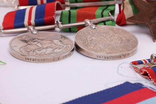 Lot 28 - A quantity of costume jewellery, a group of...