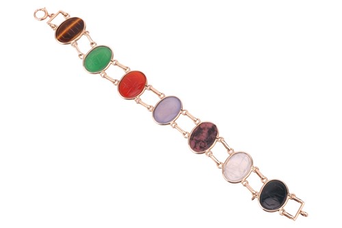 Lot 25 - A scarab link bracelet set with...