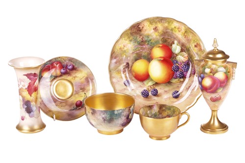 Lot 243 - A collection of Royal Worcester fruit-painted...