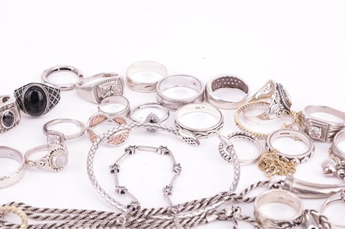 Lot 117 - A collection of mixed jewellery, all stamped...