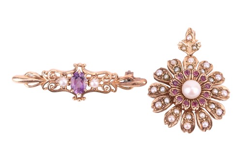 Lot 143 - A pearl and ruby daisy pendant and a bar...