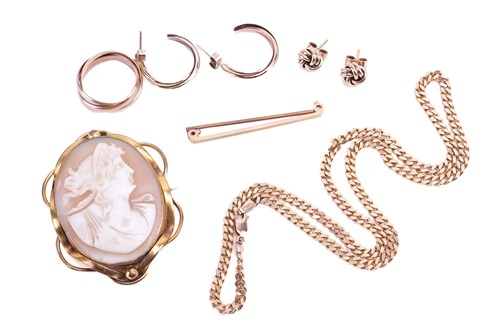 Lot 200 - A 9 carat gold curb pattern necklace; a 9...