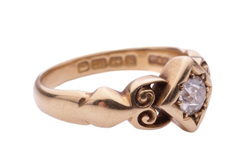 Lot 6 - An Edwardian diamond ring, circa 1909, set...