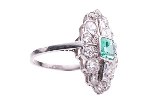 Lot 202 - An Art Deco emerald and diamond plaque ring,...