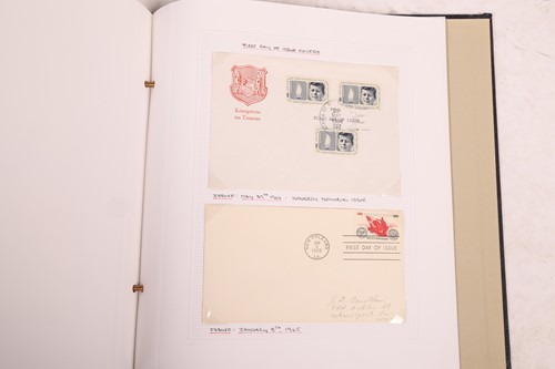 Lot 126 - A large collection of 12 stamp albums...