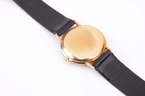 Lot 224 - A Longines gentleman's dress watch in gold....