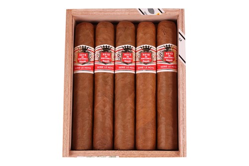 Lot 117 - One Box of Hoyo de Monterrey Serie Le Hoyo de...