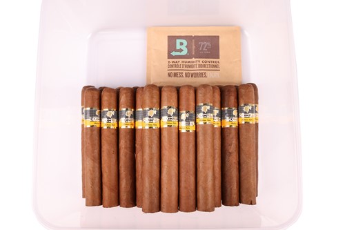 Lot 79 - Twenty Five Cohiba Siglo VI Single Cigars.