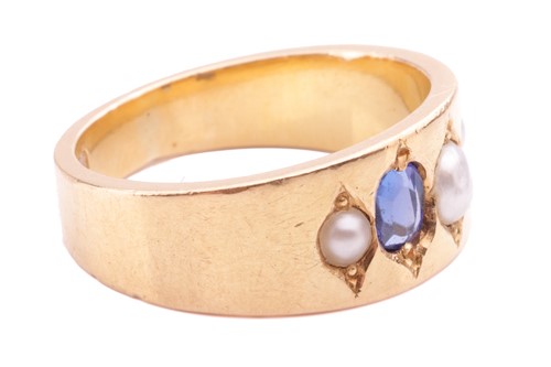 Lot 37 - A pearl and synthetic spinel ring, set with...