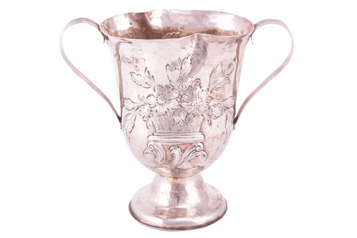 Lot A George III silver loving cup, London 1788,...