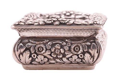 Lot 286 - A Victorian silver snuff box; rectangular,...
