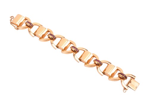 Lot 50 - A chunky fancy link bracelet set with...