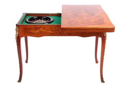 Lot 123 - An Italian Dal Negro walnut and marquetry...
