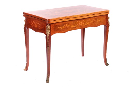 Lot 123 - An Italian Dal Negro walnut and marquetry...