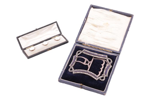 Lot 39 - A Victorian buckle and a set of dress studs;...