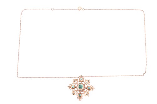 Lot 120 - An 18th century Iberian emerald pendant,...
