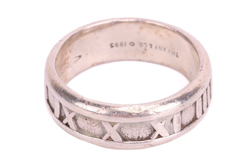 Lot 47 - Tiffany & Co. - Atlas ring in 18ct white gold,...
