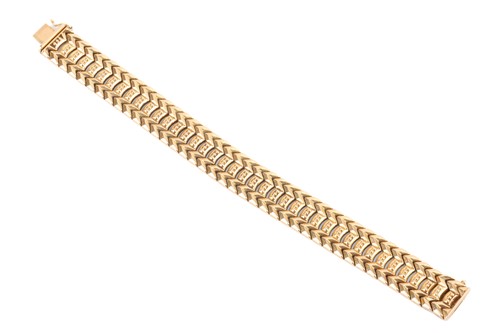 Lot 113 - A fancy link bracelet of chevron design,...