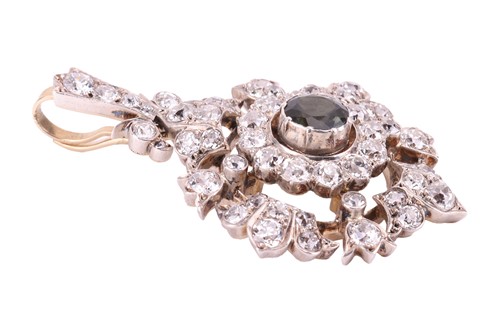 Lot 56 - An Edwardian diamond and tourmaline guirlande...
