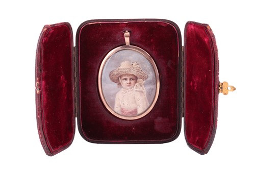 Lot 7 - A portrait miniature pendant, depicting a 19th-...