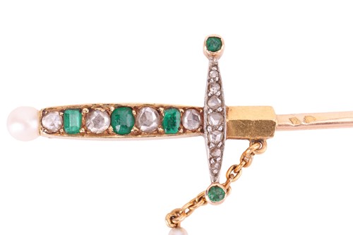 Lot 89 - A 19th century French emerald, diamond and...