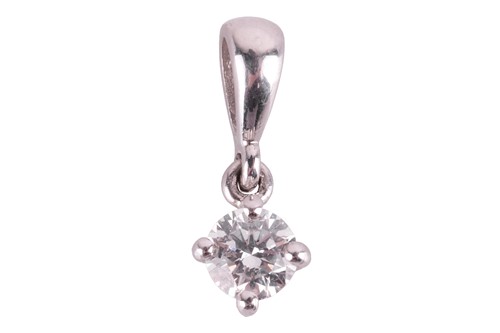 Lot 24 - A diamond solitaire pendant, the round...