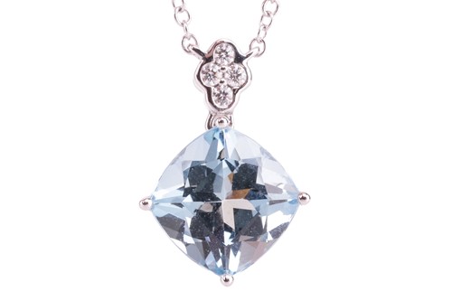 Lot 152 - An aquamarine and diamond necklace, featuring...