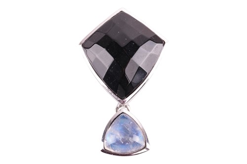 Lot 45 - A Whitby jet and labradorite pendant in 9ct...