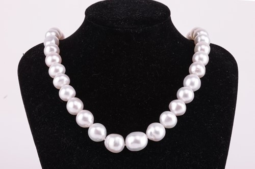 Lot 59 - Mikimoto - a single-strand South Sea pearl...