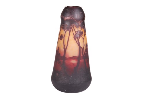 Lot An early 20th Century cameo glass vase by Daum...