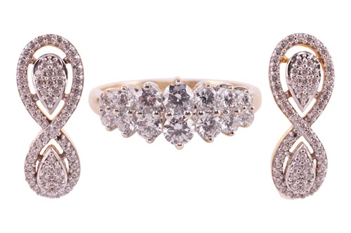 Lot 89 - A pair of earrings and a ring, the earrings in...