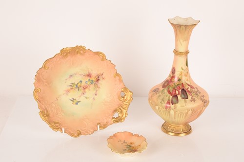 Lot 74 - A Royal Worcester "Blush Ivory" porcelain...