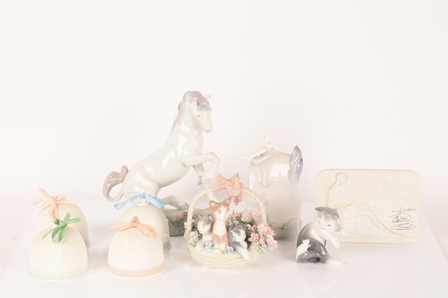 Lot 67 - Lladro: A collection of figurines comprising a...