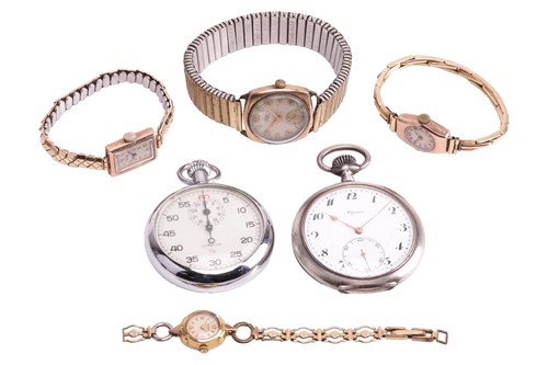 Lot 33 - A small collection of watches including three...