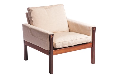 Lot 197 - A 1960s Hans J Wegner AP 62 suite of rosewood...