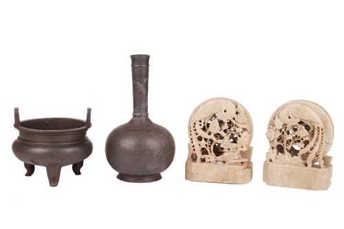 Lot 91 - A collection of Chinese and Indian items,...