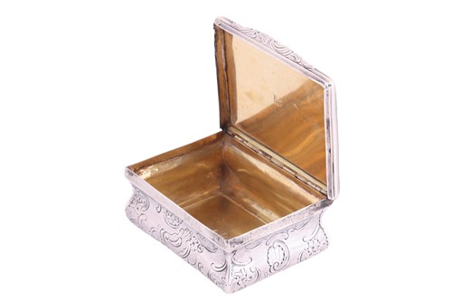 Lot 281 - A George II silver snuff box by William...