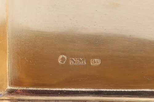 Lot 278 - A William IV silver table snuff box by...