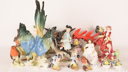 Lot 65 - A large mixed collection of figurines,...