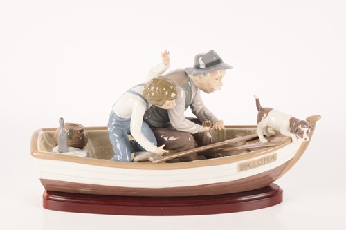 Lot 72 - Lladro: A collection of figurines, comprising...