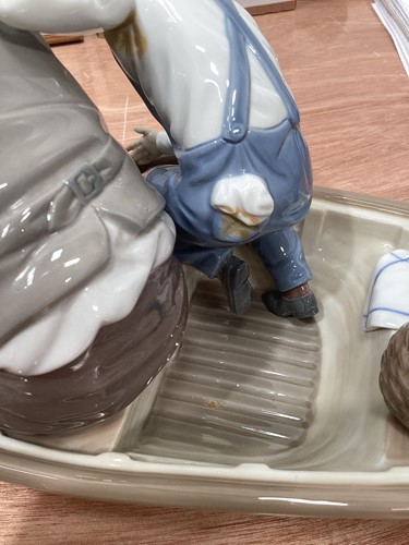 Lot 72 - Lladro: A collection of figurines, comprising...